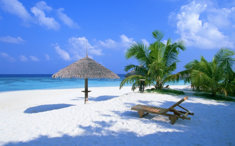海滩 沙滩 椰树 蓝天白云 躺椅 夏天 