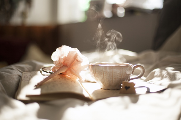 床上 书 早餐 日记 饮酒 家 温馨 早晨 房间 茶 唯美 生活 
