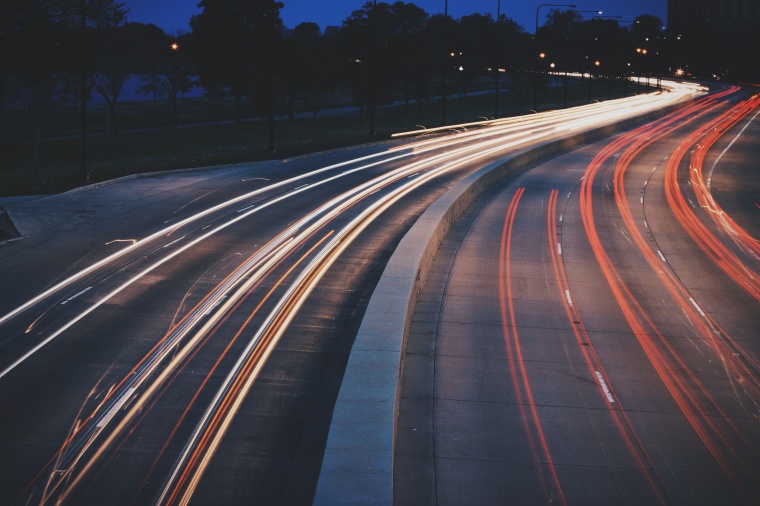 路 道路 灯光 光线 夜晚 背景图 高清背景图片 图片素材 