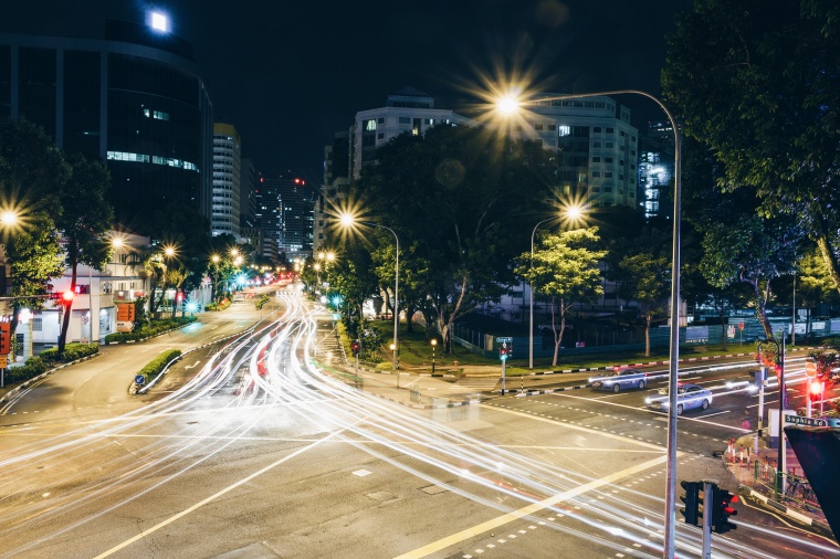 路 道路 夜景 路口 路灯 城市 建筑 背景图 高清背景图片 图片素材 