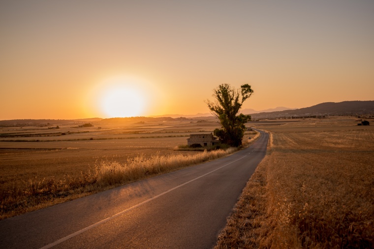 路 道路 旷野 马路 天空 沙漠 夕阳 黄昏 开阔 背景图 高清背景图片 图片素材 