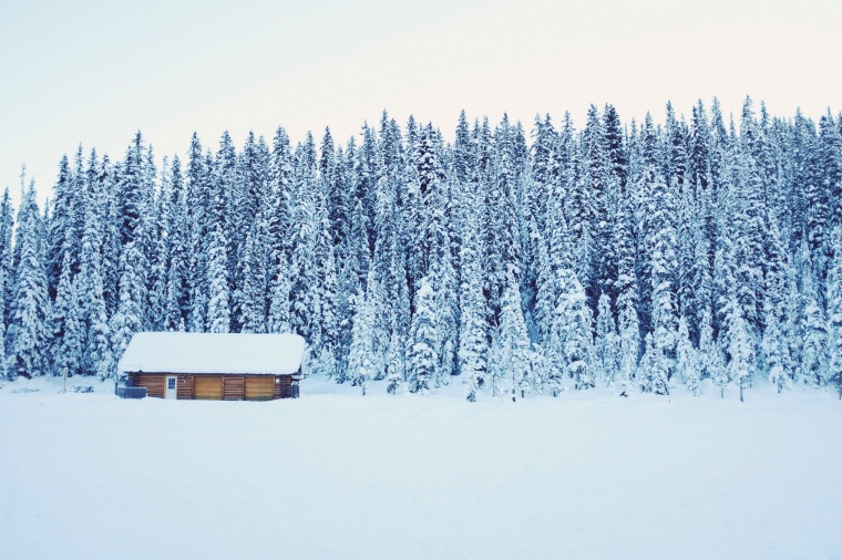 雪山 冬天 冬季 雪 雪地 山 树 树林 小屋 自然 季节 背景图 背景 高清背景 