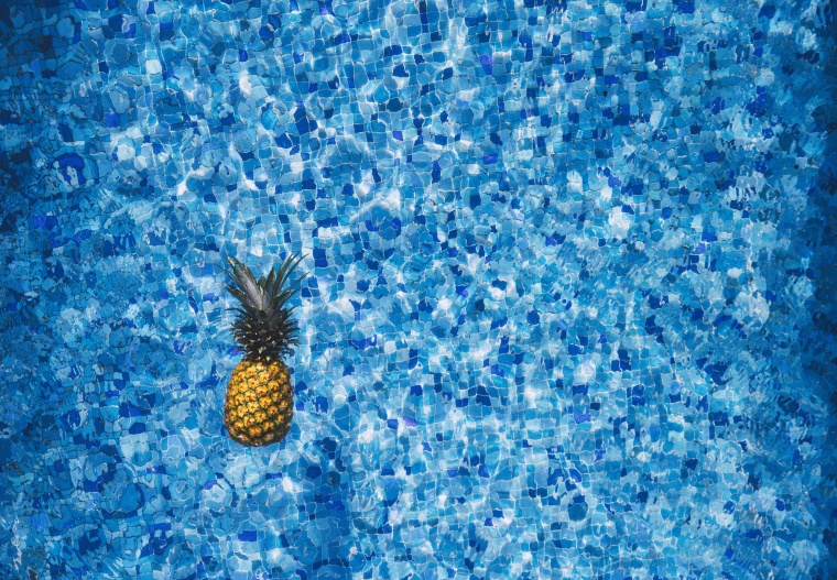 水 水面 泳池 游泳池 面 菠萝 水果 风景 自然 背景 背景图 高清背景 