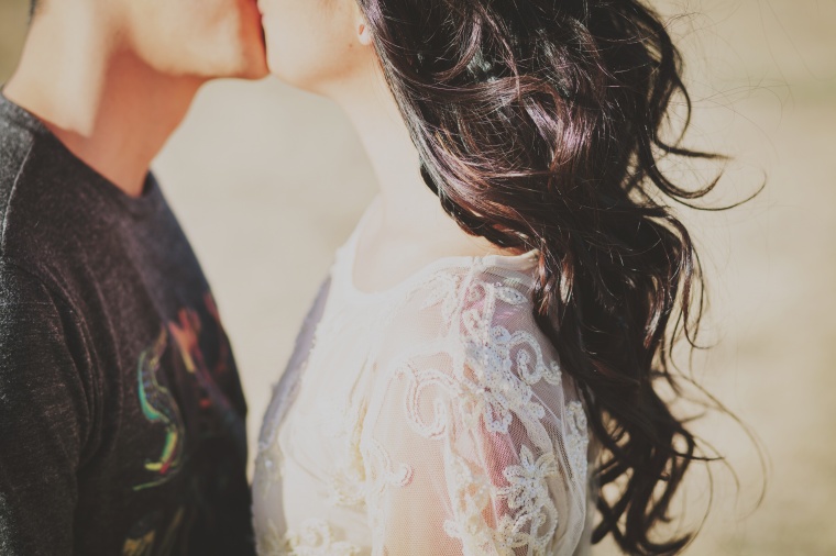 爱情 拥抱 亲吻 吻 男人 女人 浪漫 唯美 背景 背景图 高清背景 