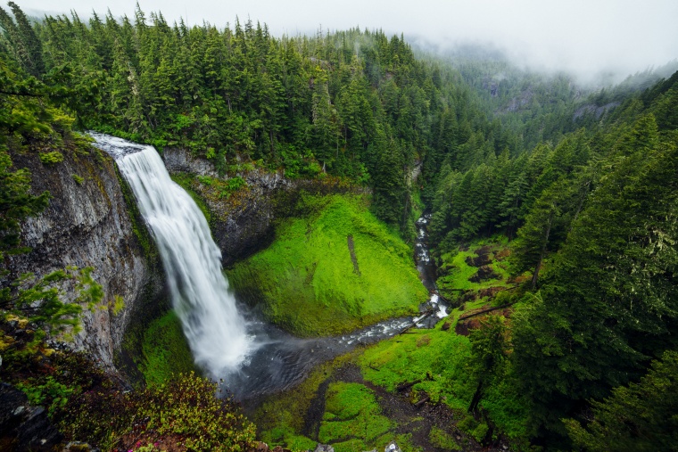 瀑布 山涧 水流 树林 自然 风景 美景 背景图 高清背景 背景 