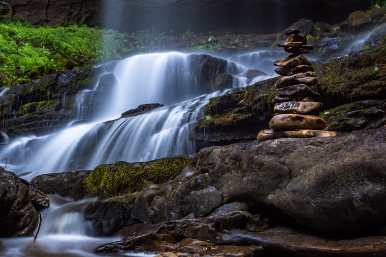 瀑布 山涧 水流 树林 自然 岩石 风景 美景 背景图 高清背景 背景 