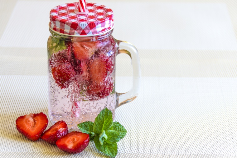 草莓 水果 杯子 玻璃杯 背景图 高清背景 背景 