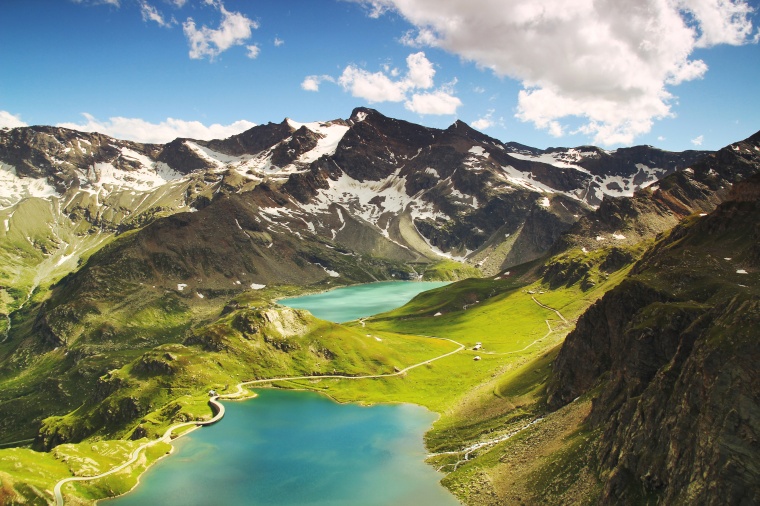 山峰 山 山脉 湖泊 湖 蓝天白云 自然 风景 背景图 高清背景 背景 