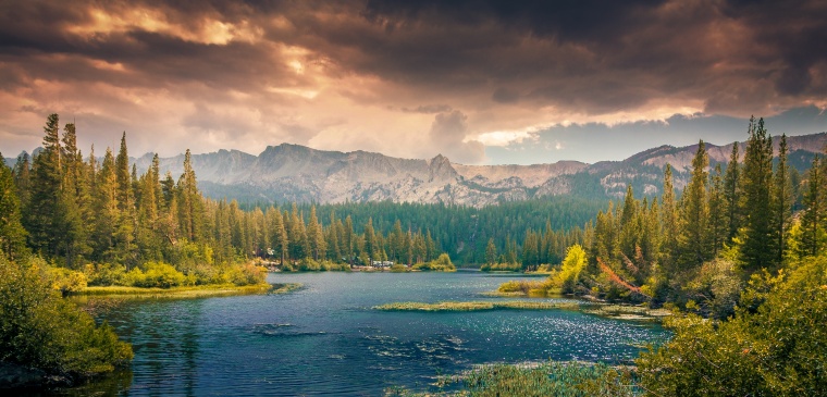 山峰 山 山脉 湖泊 湖 蓝天白云 自然 风景 背景图 高清背景 背景 