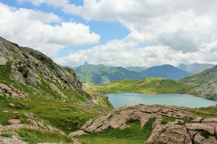 山峰 山 山脉 湖泊 湖 天空 自然 风景 背景图 高清背景 背景 