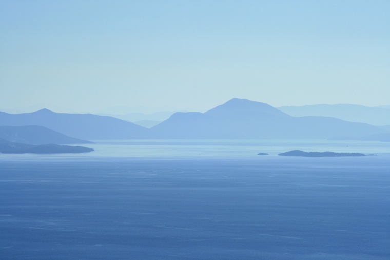 山峰 山 山脉 湖泊 湖 天空 自然 风景 