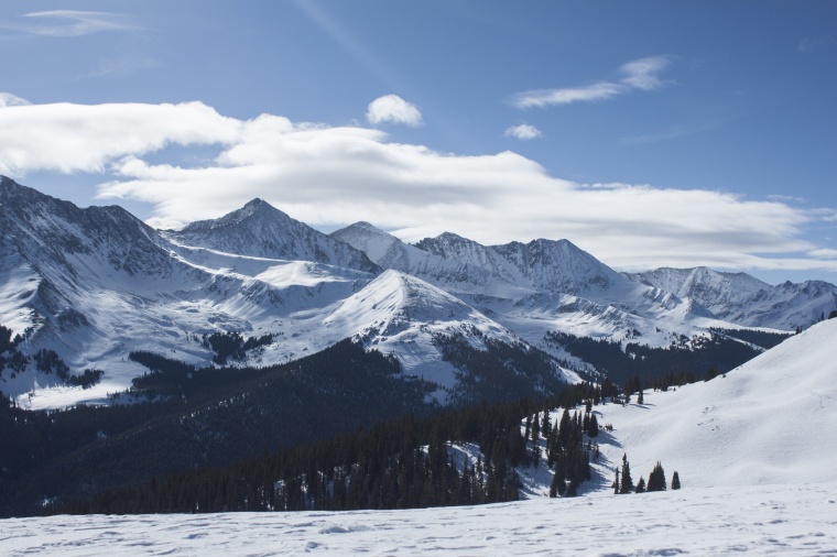 山峰 山 山脉 雪山 天空 白云 自然 风景 