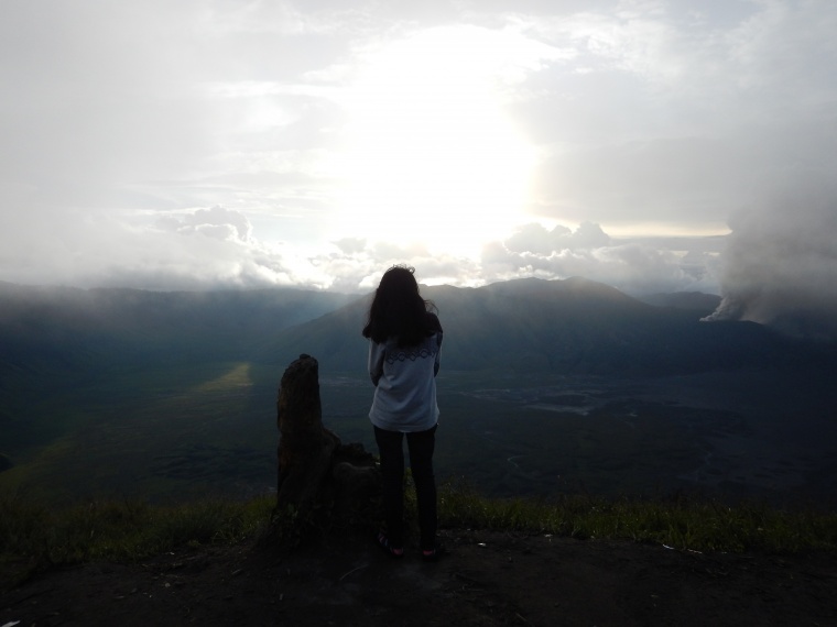 山峰 山 山脉 山顶 人 群山 登山 自然 风景 