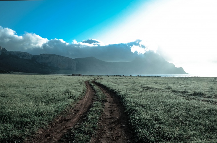 山峰 山 山脉 天空 云 草地 自然 风景 