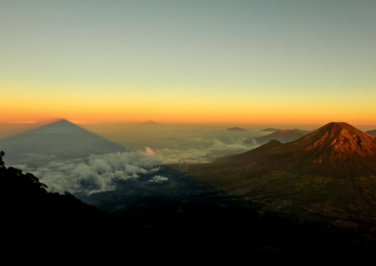 山峰 山 山脉 天空 火山 自然 风景 