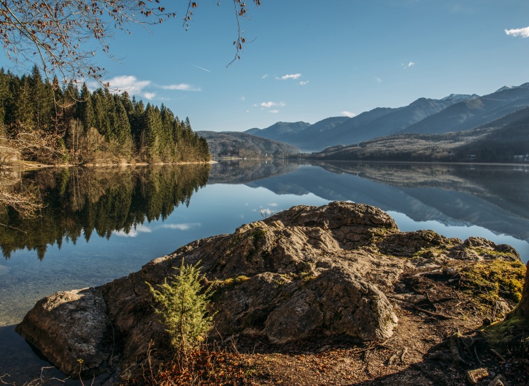 山峰 山 山脉 湖泊 湖 树林 天空 自然 风景 