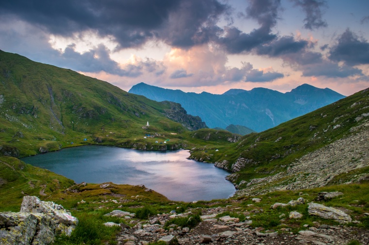 山峰 山 山脉 湖泊 湖 山水 天空 自然 风景 