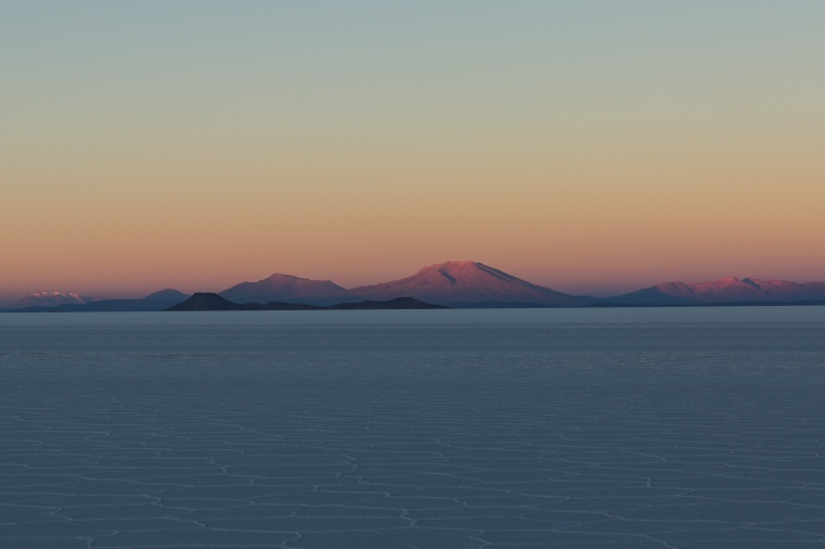 山峰 山 山脉 湖泊 湖 天空 自然 风景 