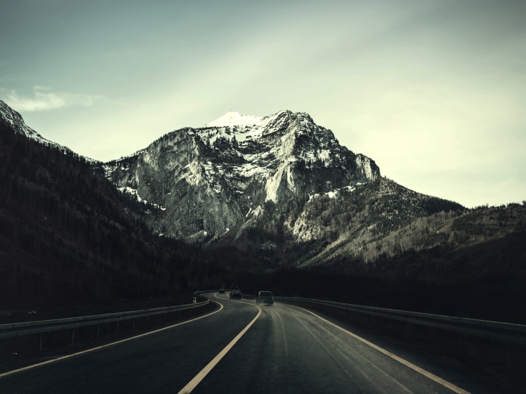 山峰 山 山脉 雪山 公路 天空 自然 风景 