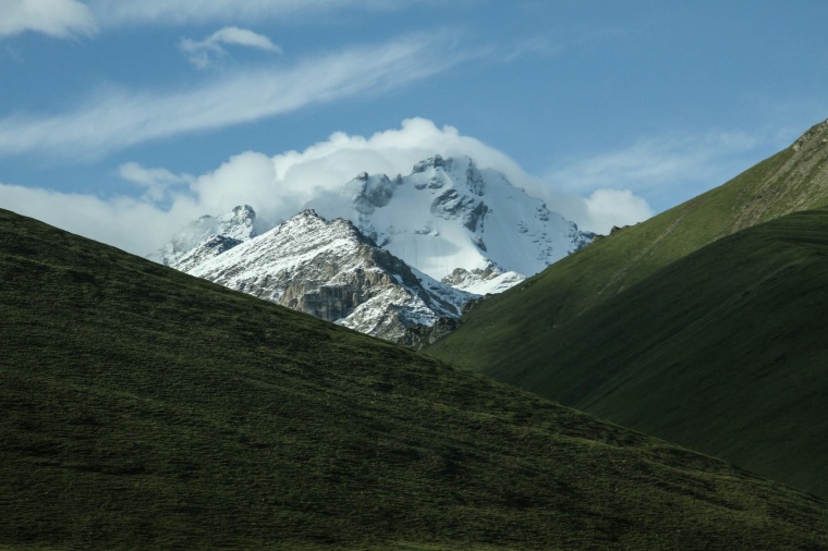 山峰 山 山脉 山谷 雪山 天空 自然 风景 