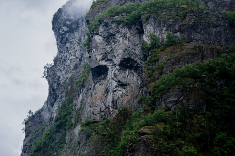 山峰 山 山脉 岩石 峭壁 天空 自然 风景 