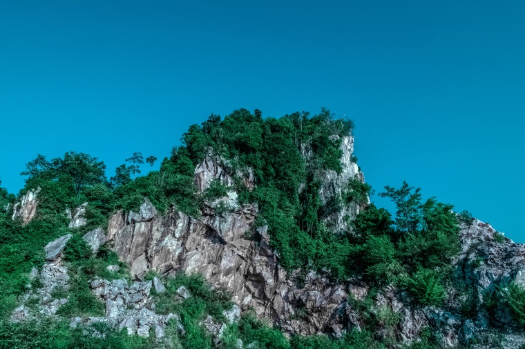 山峰 山 山脉 山顶 岩石 峭壁 天空 自然 风景 