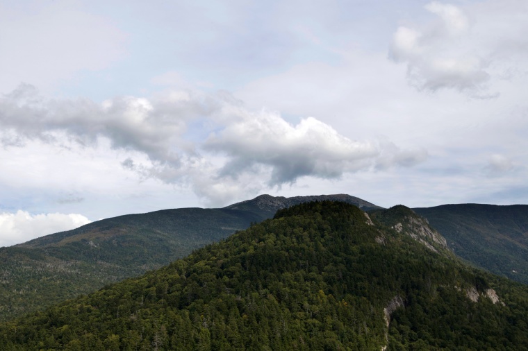 山峰 山 山脉 树林 天空 自然 风景 