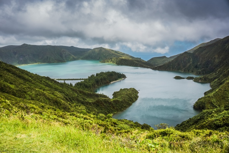 山峰 山 山脉 湖泊 湖 山水 天空 自然 风景 