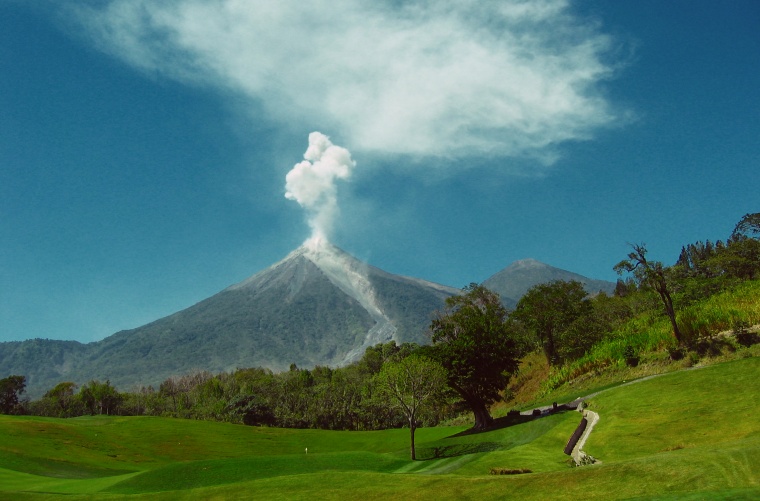 山峰 山 山脉 火山 草地 天空 自然 风景 