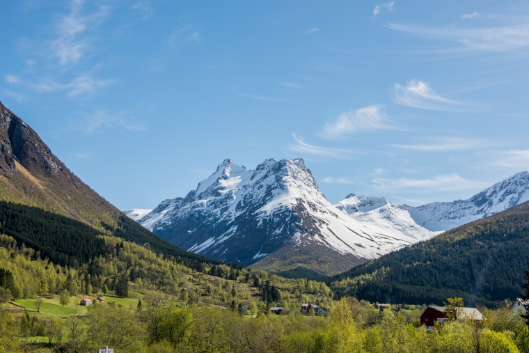 山峰 山 山脉 雪山 山谷 天空 自然 风景 