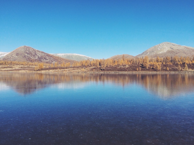 山峰 山 山脉 湖泊 湖 天空 自然 风景 