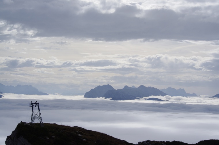 山峰 山 山脉 山川 山顶 云雾 天空 自然 风景 