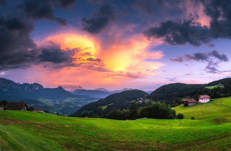 意大利 日落 黄昏 天空 风景 唯美 唯美天空 自然风景 自然 风光 草地 