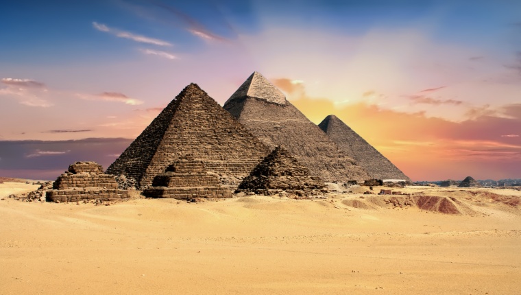 埃及金字塔 埃及 金字塔 标志建筑 特色建筑 建筑 沙漠 